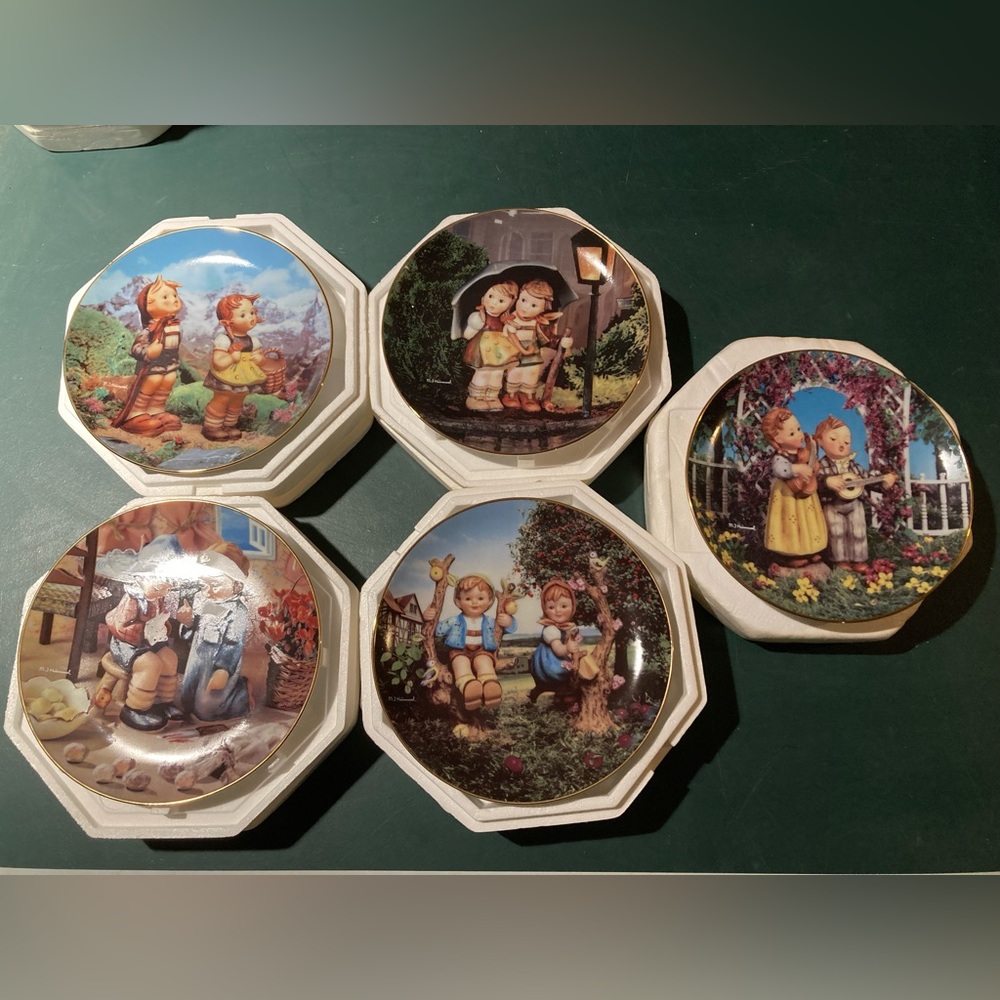 Collector plates by MJ Hummel, little  companions collection set of five plates